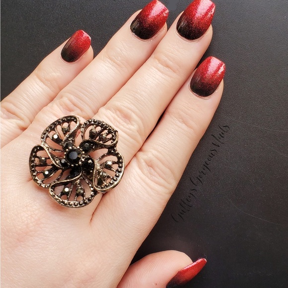 Color Street Bloody Gorgeous - Picture 4 of 5